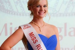 Dulu Di-bully karena Punya Kutil di Pipi, Wanita Ini Kini Jadi Miss Rugby