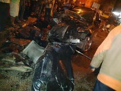 Terlibat 2 Kali Tabrakan di Ciputat, Sedan BMW Remuk