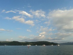 Mengarungi Selat Lombok, Banyak Bonusnya!