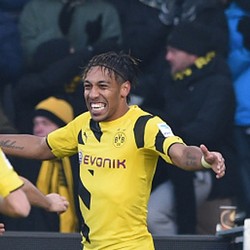 Dortmund Kalahkan Freiburg 3-0