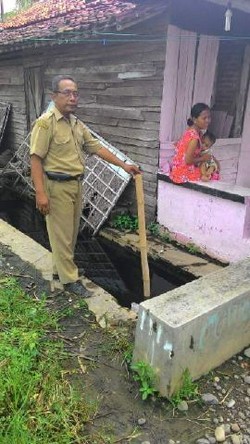 Balita Usia 18 Bulan Tewas Mengambang di Selokan