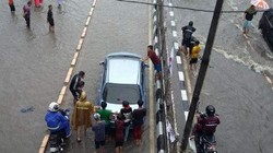 Banjir Bikin Untung di Gunung Sahari, Sekali Putar Balik Rp 50 Ribu