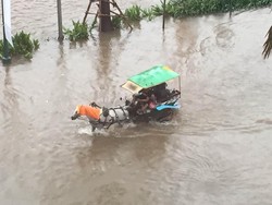 Sungai Dadakan di Jalan Boulevard Kelapa Gading