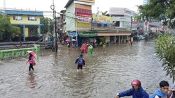 Banjir di Gunung Sahari, Lalin Ancol ke Mangga Besar Lumpuh