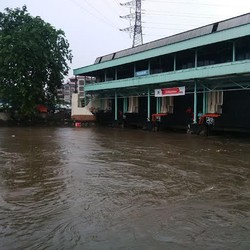 Siaga 1, Debit Pintu Air Karet Naik Jadi 650 Cm