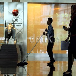 Pelaku Pasar Saham Menanti Jokowi Selesaikan Konflik KPK-Polri