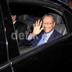 Gandeng Perusahaan RI, Mahathir Coba Wujudkan Mimpi Mobil ASEAN