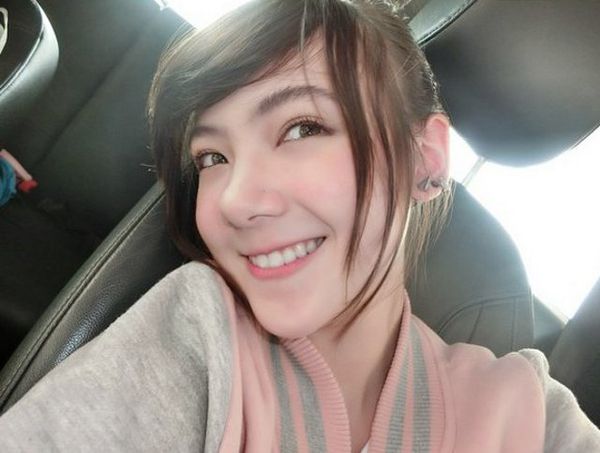 Bintang YouTube Ini Cantik Sekali