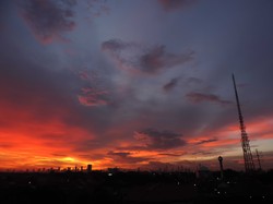 Jakarta dalam balutan awan