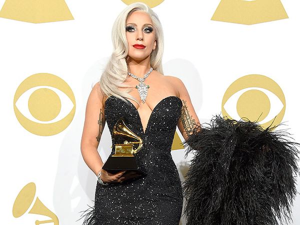 Lady Gaga Anggun di Grammy 2015