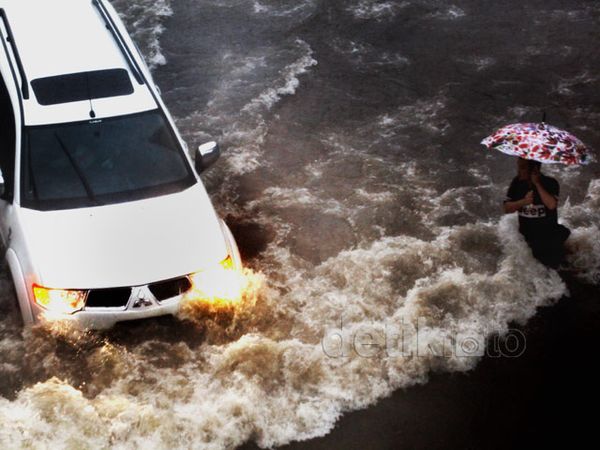 Banjir Mulai Sapa Jakarta