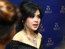 Cerita Syahrini Saat Kenakan Berlian Seharga Rp 5 Miliar