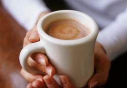 Kedinginan? Bikin Saja Hot Chocolate Enak dengan Langkah Mudah Ini