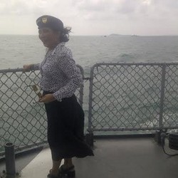 Tenggelamkan Kapal Thailand Pencuri Ikan, Menteri Susi Mengarungi Laut 11 Jam