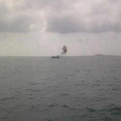 Duarrr, Kapal Thailand Pencuri Ikan Ini Ditenggelamkan Susi