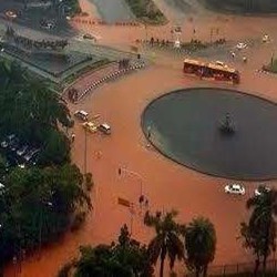 Bundaran Patung Kuda Banjir, Sebagian Karyawan Indosat Minta Pulang Cepat