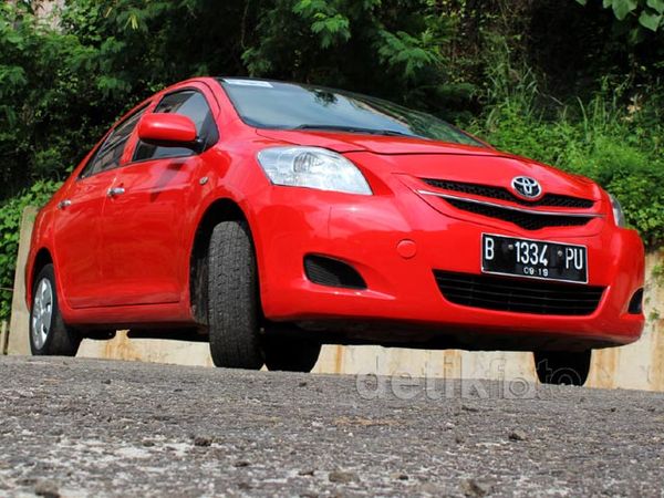 Keliling Jakarta Naik Limo Bekas Taksi Blue Bird