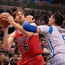 Bulls Kalahkan Magic Lewat Sebuah Duel Sengit