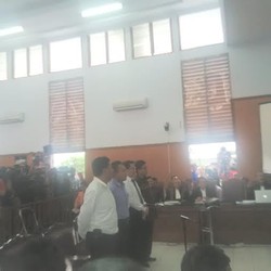 Saksi Komjen BG Jelaskan Mekanisme Penyidik KPK Tetapkan Tersangka