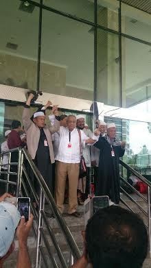 Temui Pimpinan KPK, Tim Pengacara Muslim Yakin BW Cs Jadi Korban Kriminalisasi