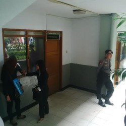 Sidang Praperadilan Komjen Budi Digelar, Hasto Datang ke PN Jaksel