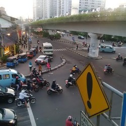 Banjir di Perempatan Matraman Surut, Lalu Lintas Mulai Lancar