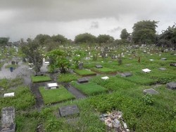 TPU Malaka Jaktim Kebanjiran, Seratusan Makam Terendam