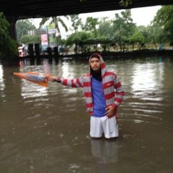 Selasa Pagi, Jalan Yos Sudarso Masih Terendam Banjir