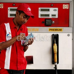Alasan Pemerintah Ambil Untung Dari Jualan BBM