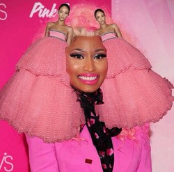 Foto: Gaun Pink Rihanna di Grammy yang Dijadikan Lelucon di Internet