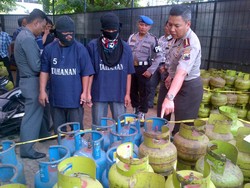 Manipulasi Isi Tabung Gas LPG, 5 Warga Semarang Dibekuk Polisi