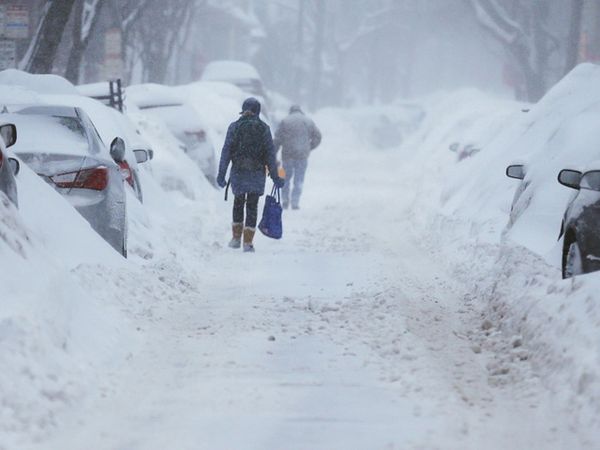 Badai Salju Terjang AS