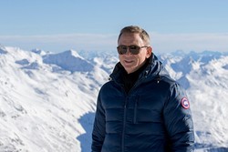 Syuting James Bond Spectre, Daniel Craig Cedera Lutut