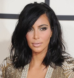 Gaya Rambut Kim Kardashian di Grammy Awards Terinspirasi dari Kate Moss