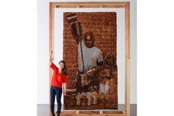 Wah, Karya Seni Instalasi Ini Ternyata Terbuat dari 20.000 Kantong Teh!