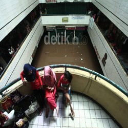 20 Pasar di Jakarta Terendam Banjir, Pedagang Rugi Rp 20 Miliar/Hari