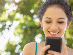 Cara Menarik Perhatian Pria di Aplikasi Kencan Online