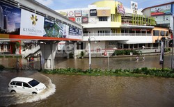 Bagi Warga Kelapa Gading, Banjir adalah Kawan