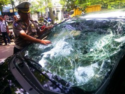 Begini Reaksi Mengagetkan Handy Penabrak Motor dan Mobil saat Dibawa Polisi