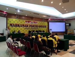 Agung Cs Dicecar Mahkamah Partai Soal Bukti Nurdin Halid Licik