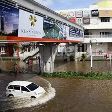 Pengungsi Banjir di Penjaringan Masih Bertahan, Ini Kondisi Ketinggian di Pintu Air