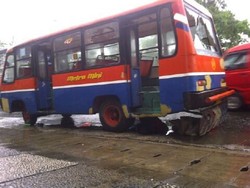 Tabrak Pemulung di Depan Halte Kampung Sumur, Metromini 47 Diamuk Massa