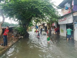 Banjir di Permukiman Warga Rawa Buaya Jakbar Mulai Surut