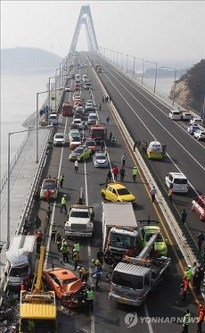 Tabrakan Beruntun 100 Mobil Tewaskan 2 Orang di Korsel, 60 Terluka