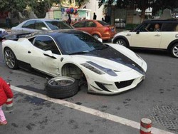 Satu Lagi Mobil Ferrari Langka Jadi Korban di Jalanan Tiongkok