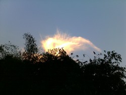 api di atas langit