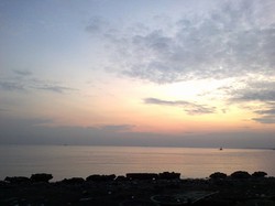 keindahan pantai si kucing di Weleri