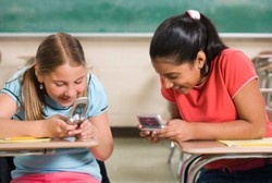 Sekolah Juga Perlu Ajarkan Siswa Soal Etika di Dunia Maya