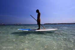 Papan Selancar Melayang di Gili Trawangan