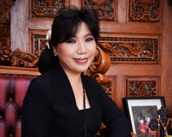 Kisah Fobia Naik Pesawat Sang Desainer Ternama, Anne Avantie